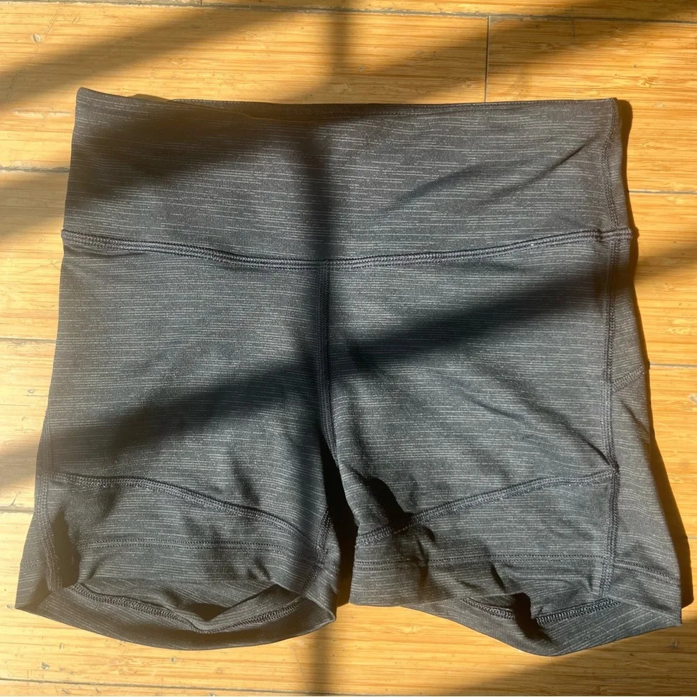 OUTDOOR VOICES Warm Up 3.5” Inseam Spacedye Grey Bike Shorts